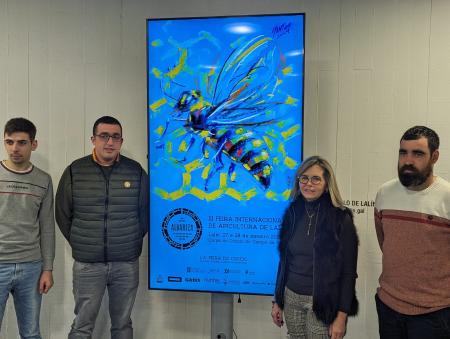 Imaxe: ALVARIZA - III International Beekeeping Fair of Lalín was presented.